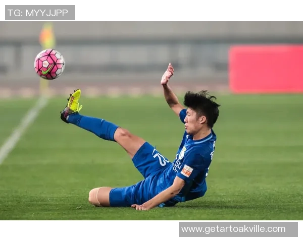 足球明星赛前进场盛况回顾与精彩瞬间分享