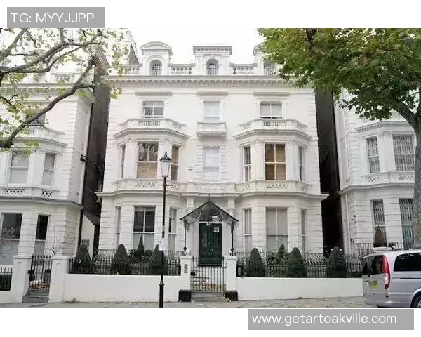 顶级足球明星的奢华生活与豪宅背后的秘密故事